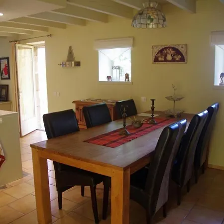 Casa de Férias Avec Piscine Sainte Anne *